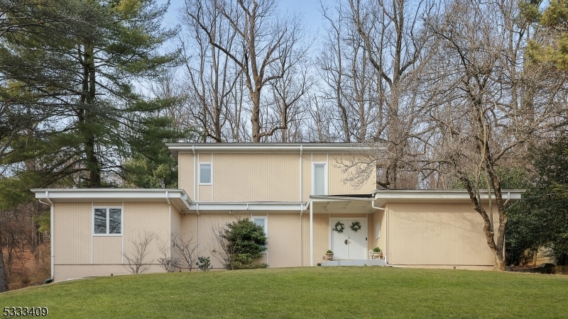 Property Photo:  361 Greenbrier Ct  NJ 07092 