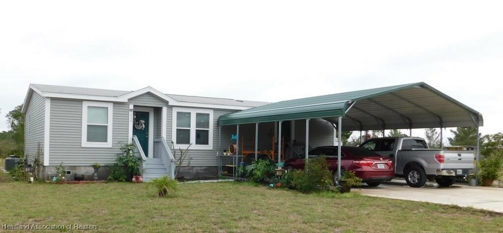 Property Photo:  1500 Barn Owl Street  FL 33870 