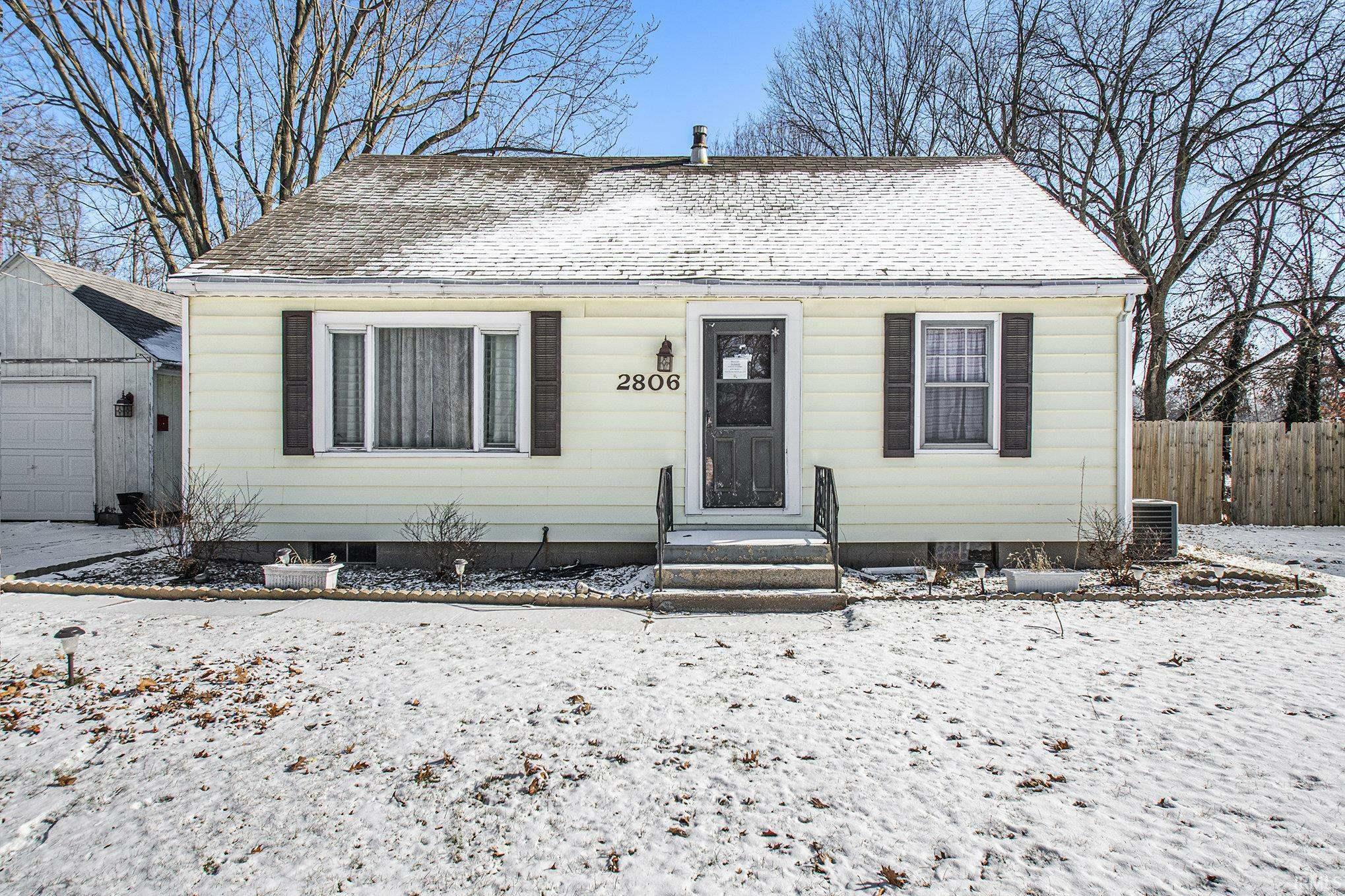 Property Photo:  2806 Cumberland Avenue  IN 46514 