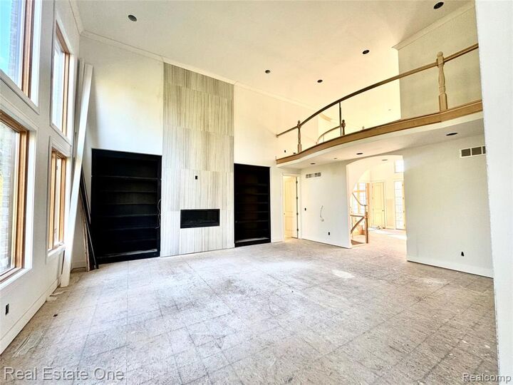 Property Photo:  2423 Buckthorn Drive  MI 48316 1551