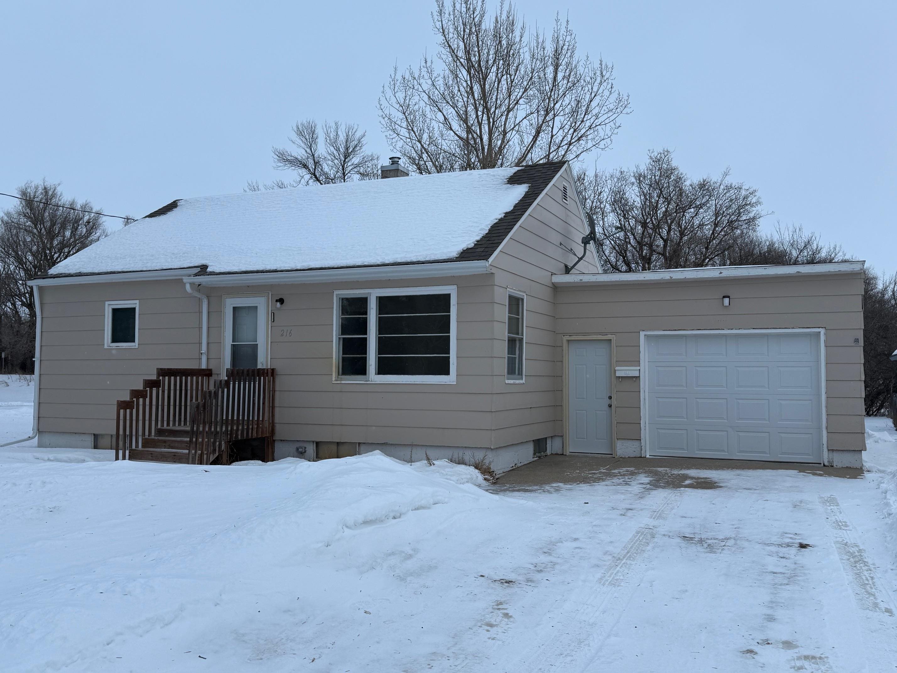 Property Photo: 216 2nd St SE ND 58790