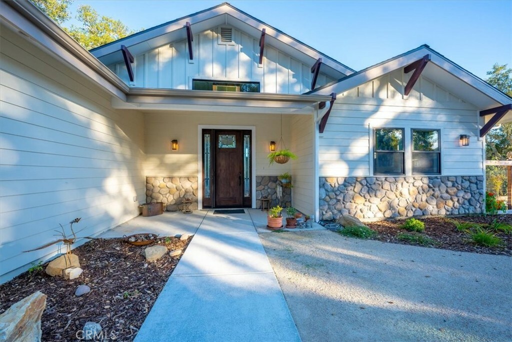 Property Photo:  9094 La Canada Road  CA 93422 