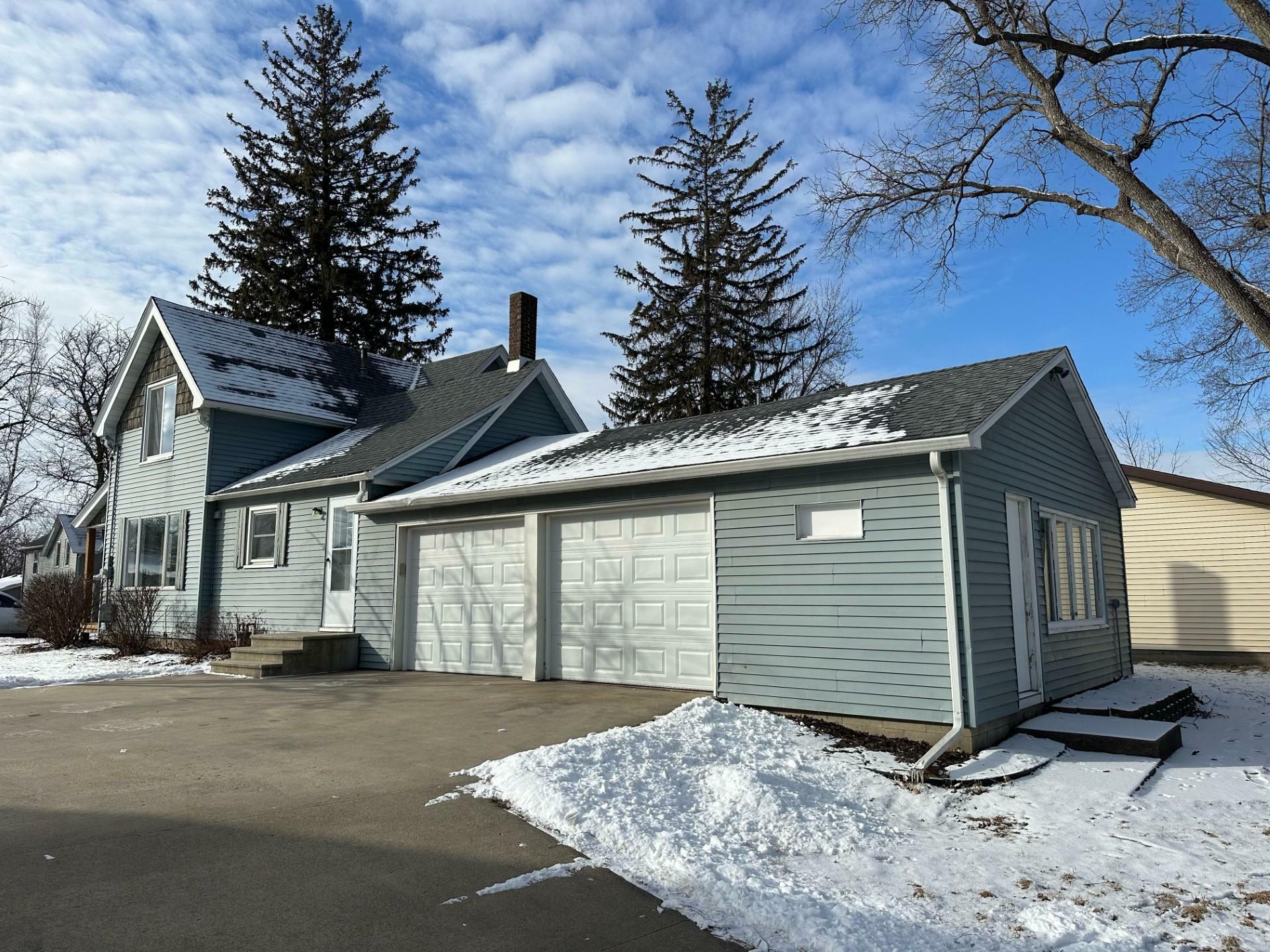 Property Photo:  313 2nd Street SW  MN 55976 