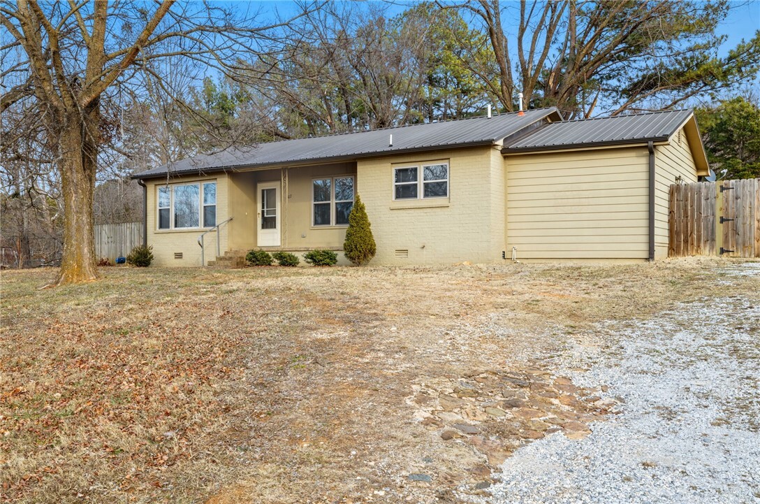 Property Photo:  707 S Parrott Drive  AR 72740 