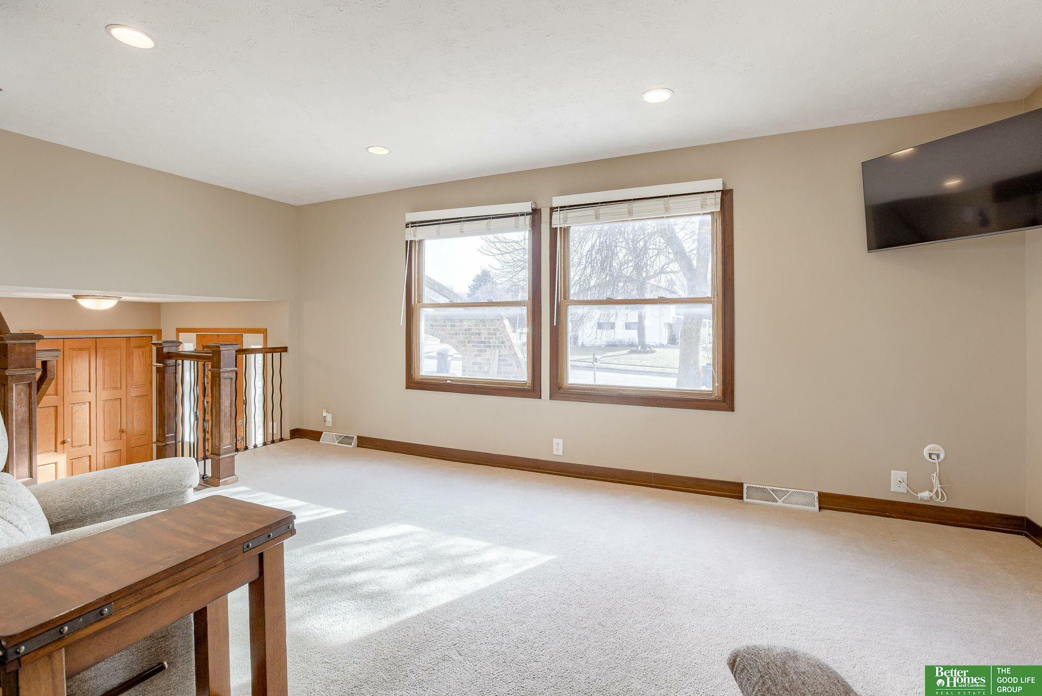 Property Photo:  5806 S 105th Street  NE 68127 