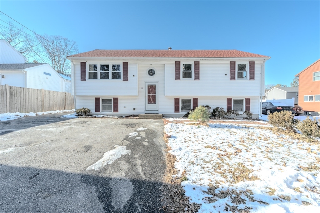 Property Photo:  22 Osceola Ln  MA 01821 