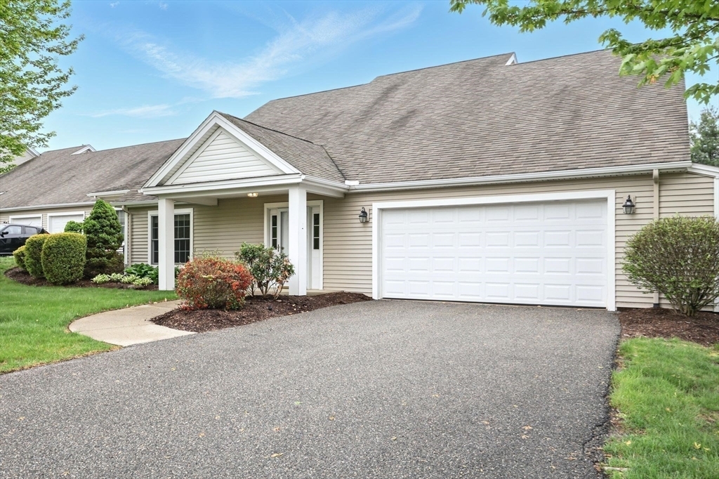 Property Photo: 45 Ivy Circle 45 MA 01095