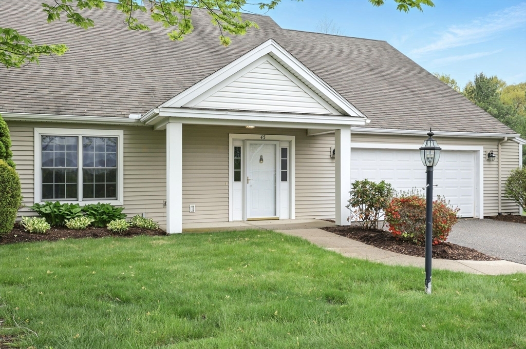 Property Photo: 45 Ivy Circle 45 MA 01095