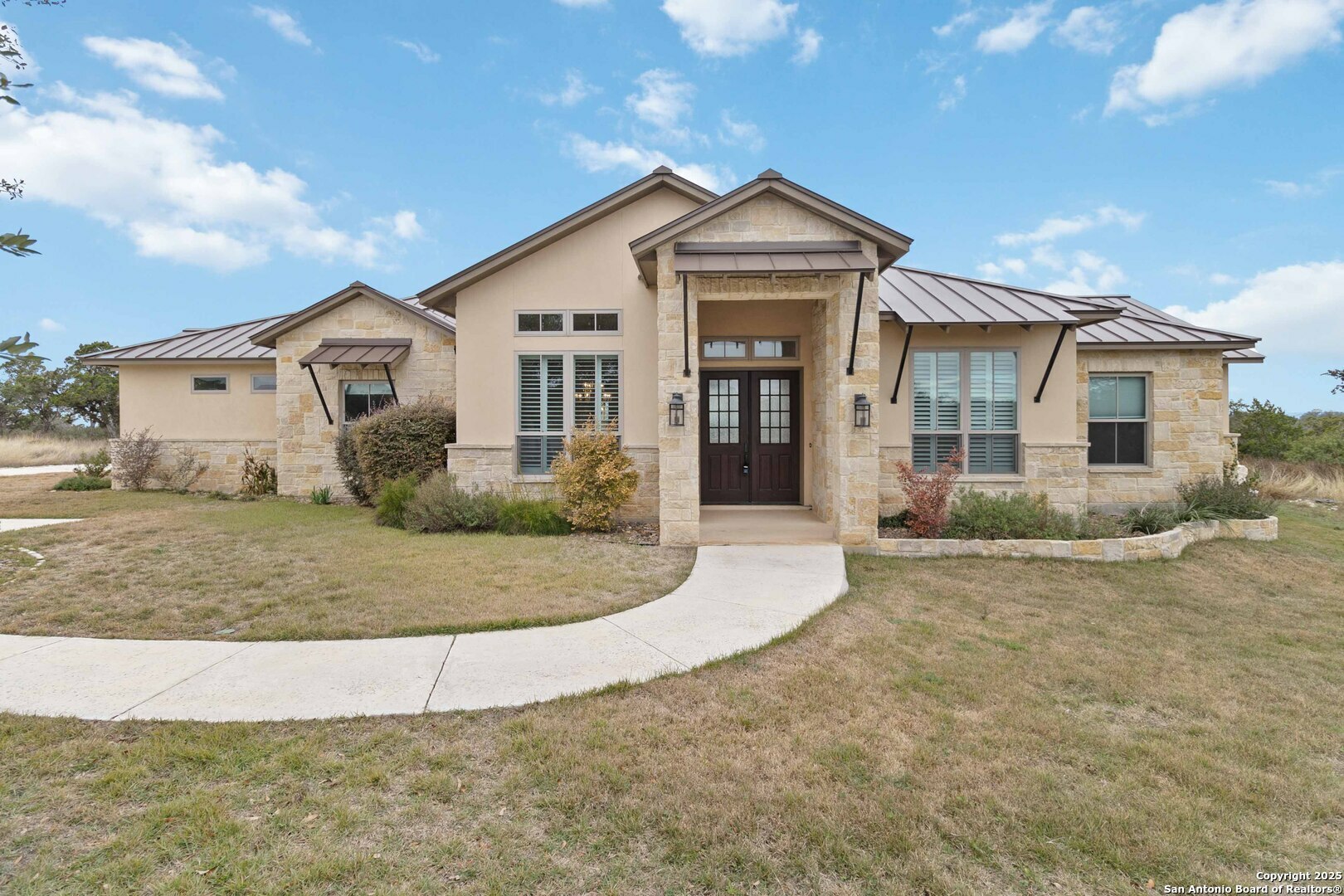 Property Photo: 1083 Pr 2775 TX 78056