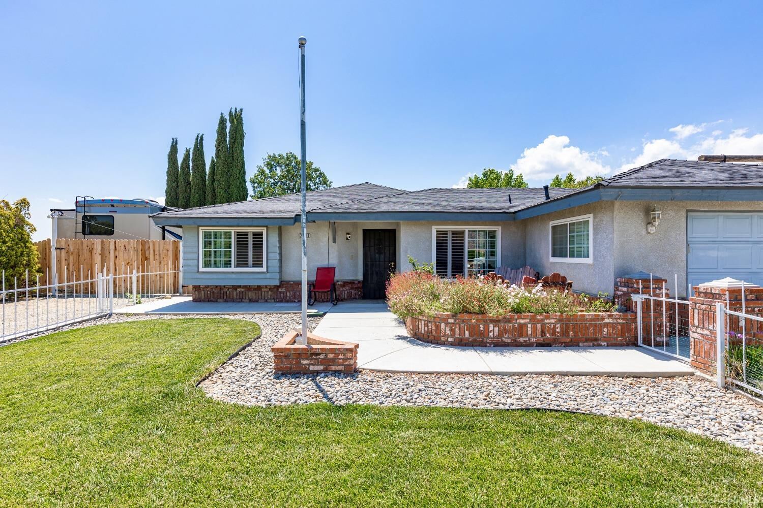 Property Photo: 21750 Verde Street CA 93561