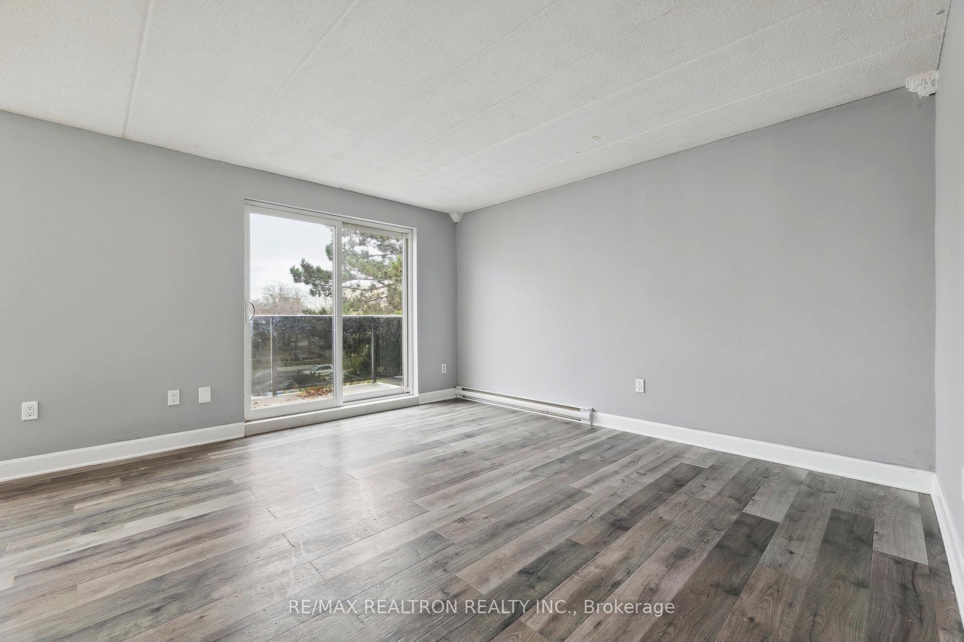 Property Photo: 53 Taunton Rd E 70 ON L1G 3T6