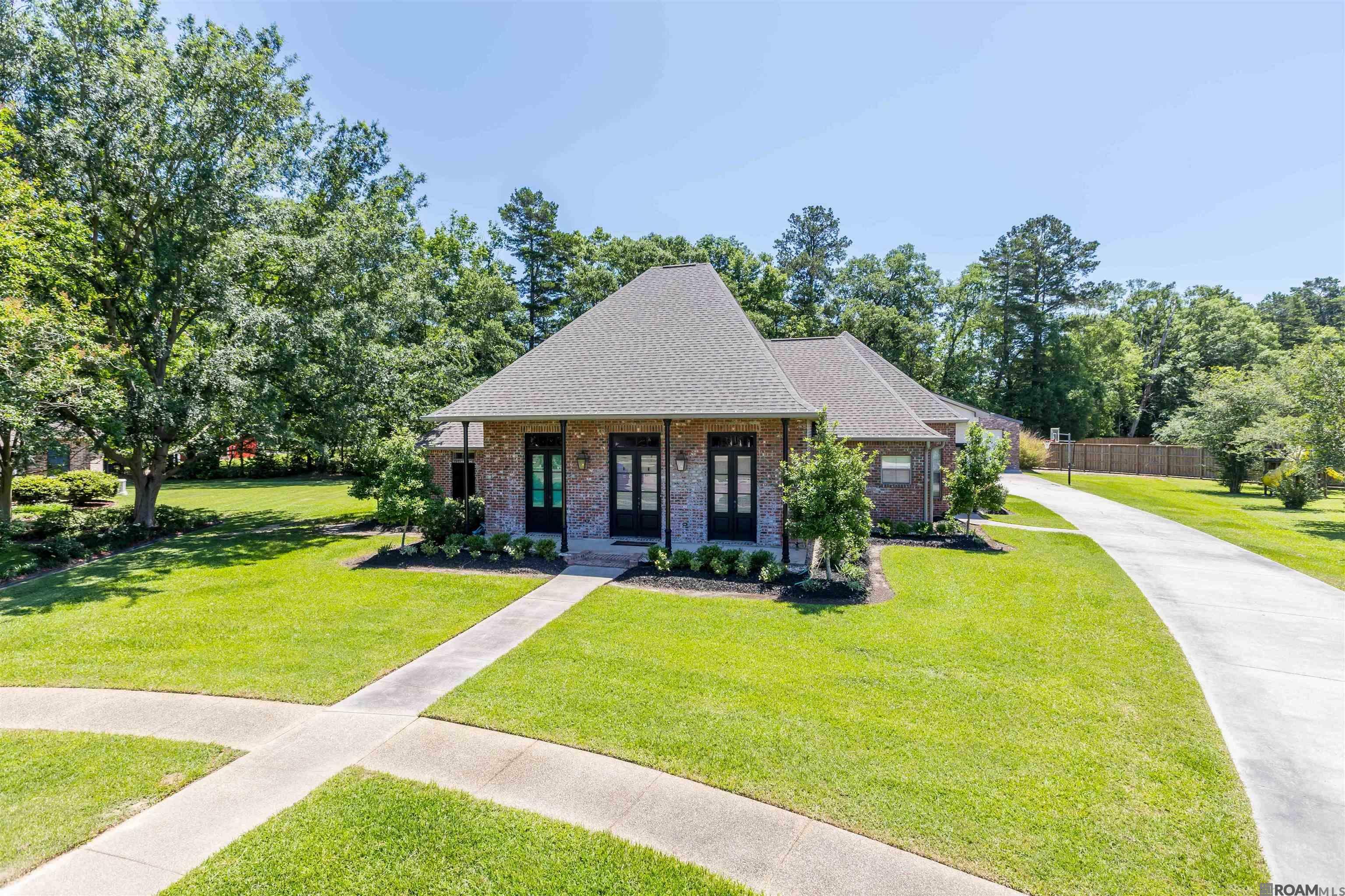 Property Photo: 8179 Tranquility Cir LA 70706