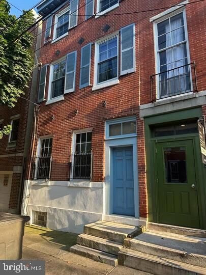 Property Photo: 326 Queen Street 6 PA 19147