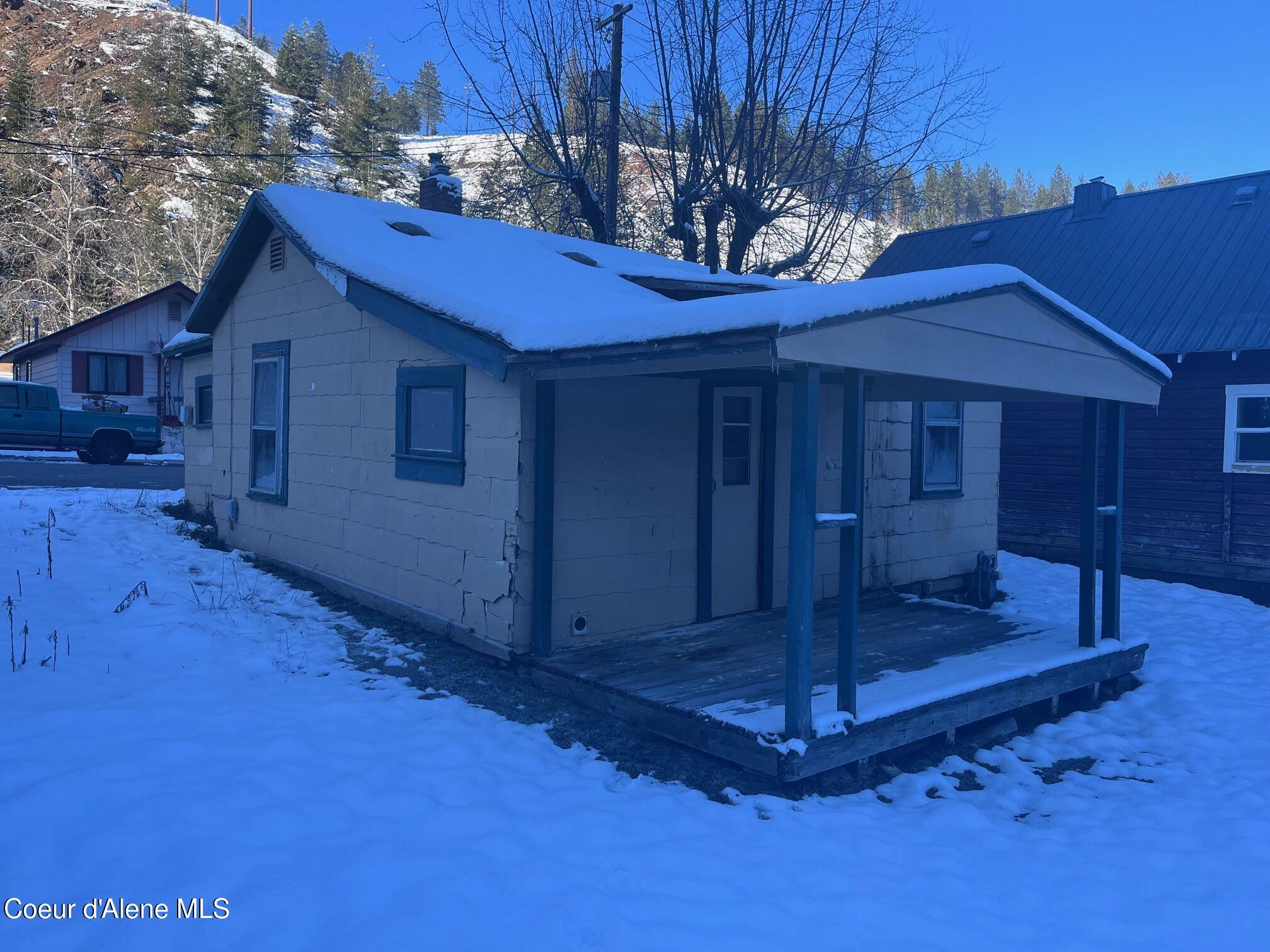 Property Photo:  713 Upper Third St  ID 83837 