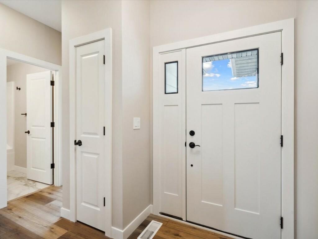 Property Photo: 4662 Preston Lane IA 52246