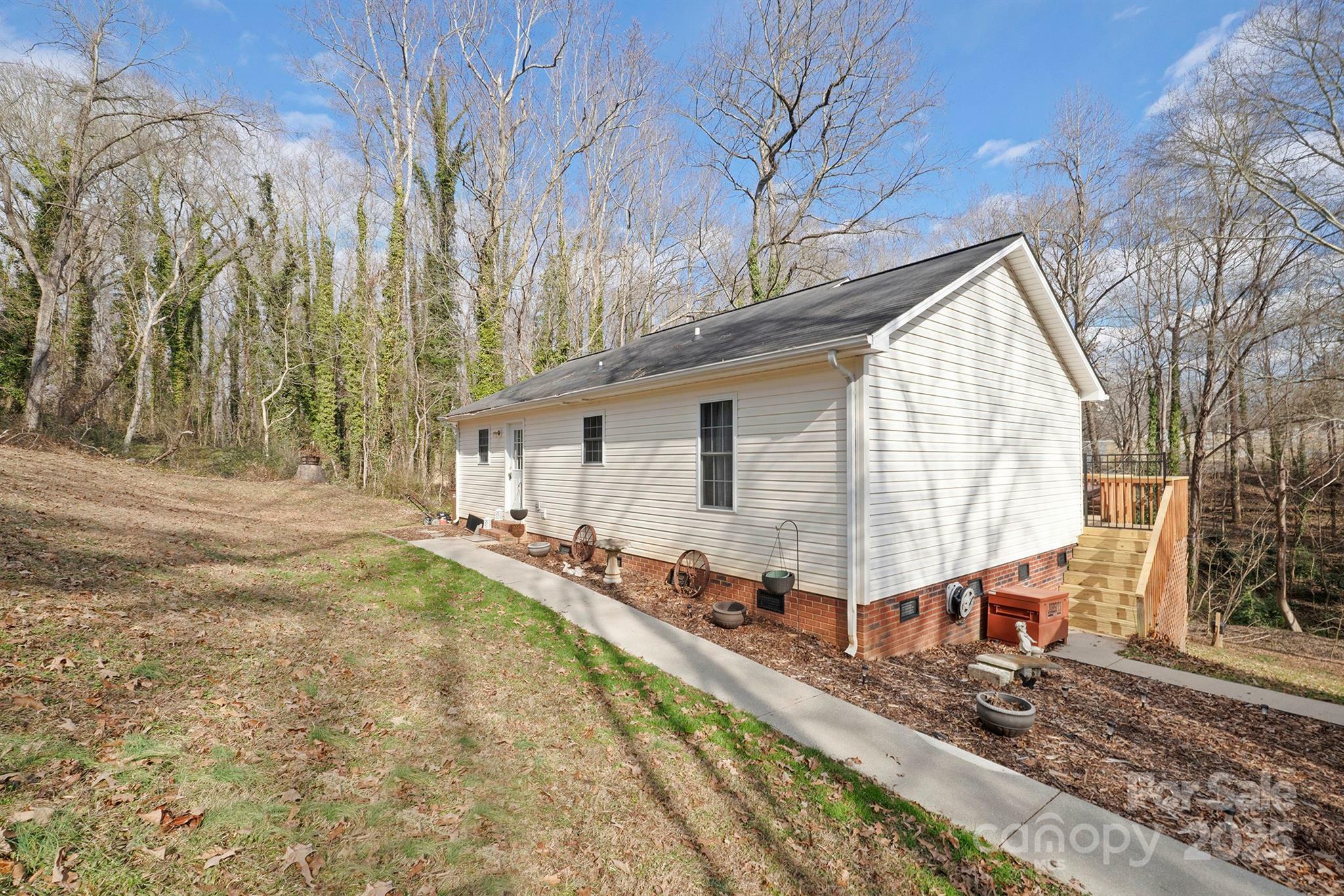 Property Photo:  522 State Street  NC 28092 