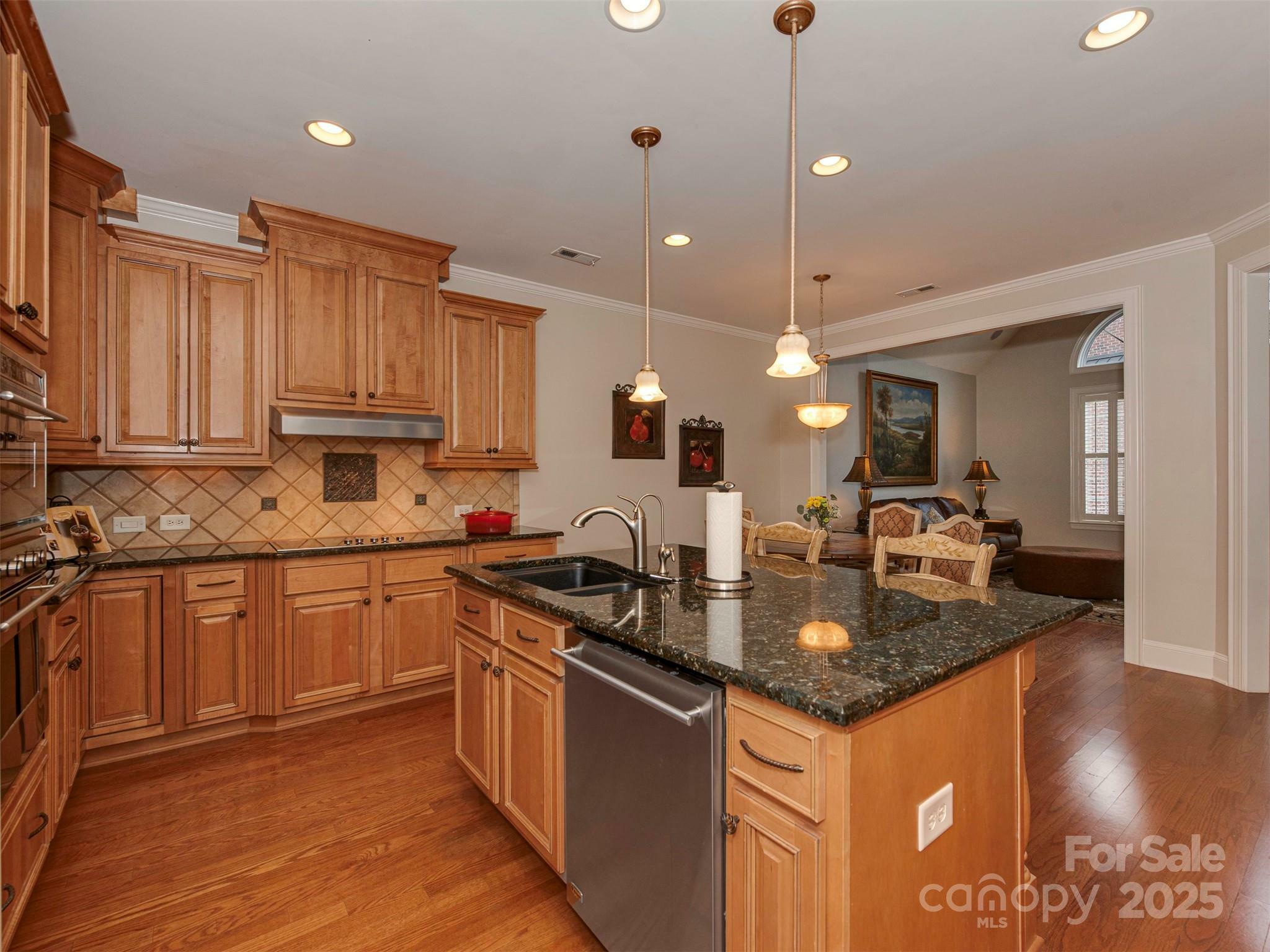 Property Photo: 11756 Easthampton Circle NC 28277