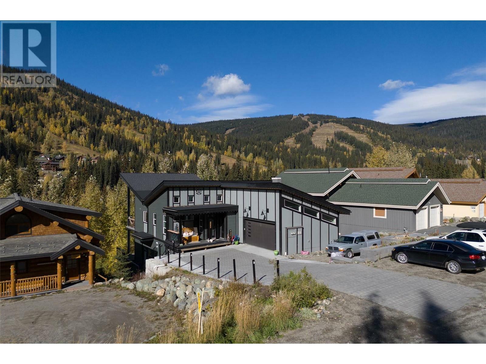 Property Photo: 2418 Fairways Drive BC V0E 5N0