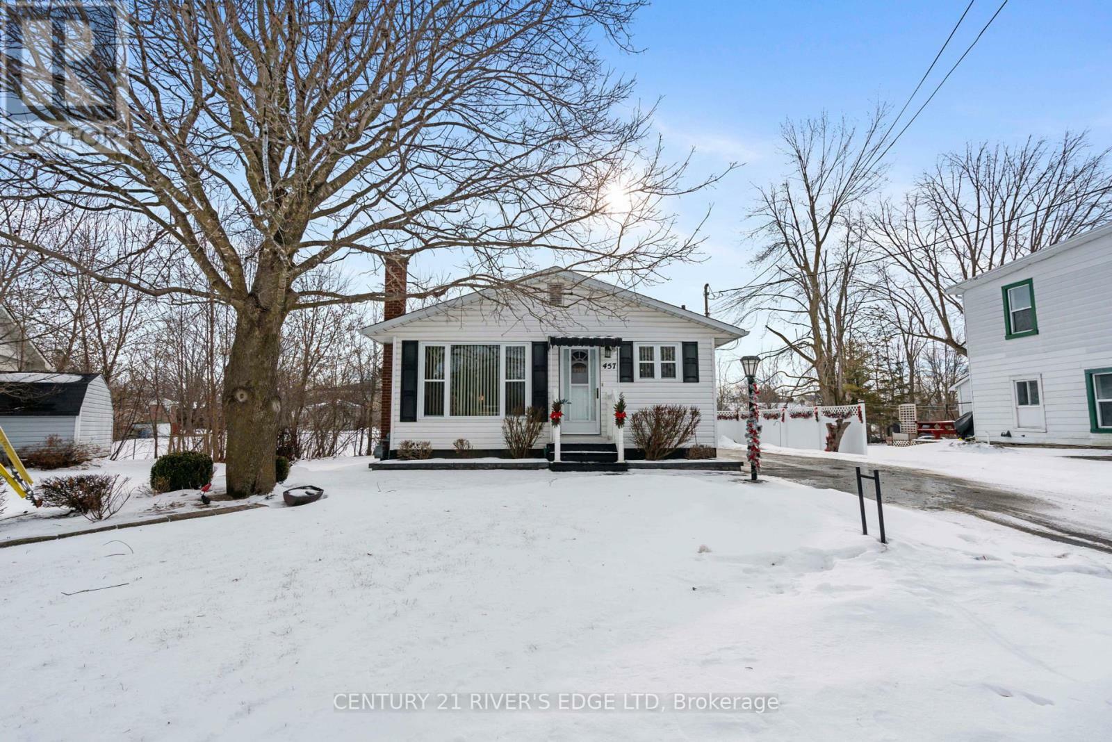 Property Photo:  457 Victoria St Street  ON K0C 2K0 