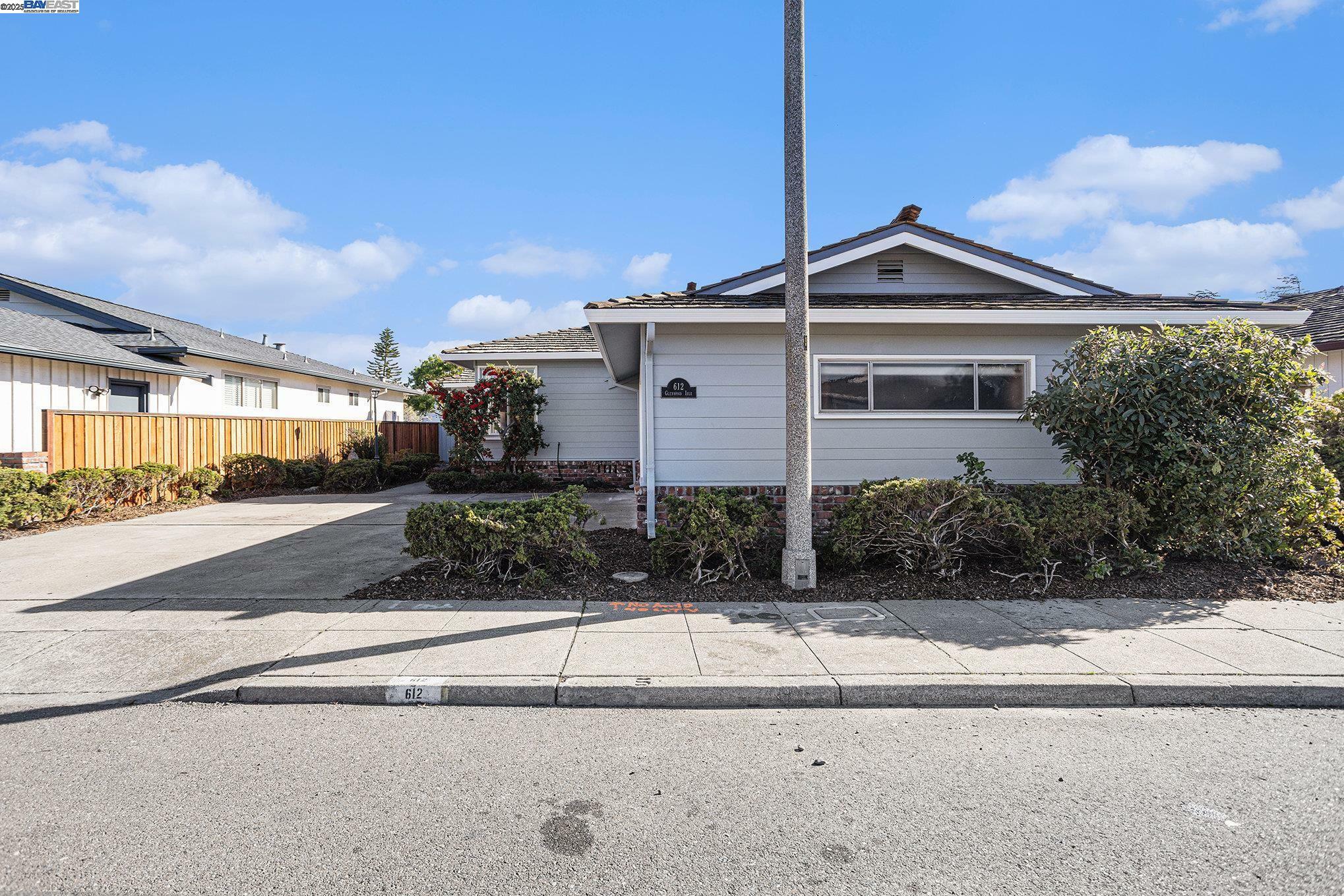 Property Photo:  612 Glenwood Isle  CA 94501 