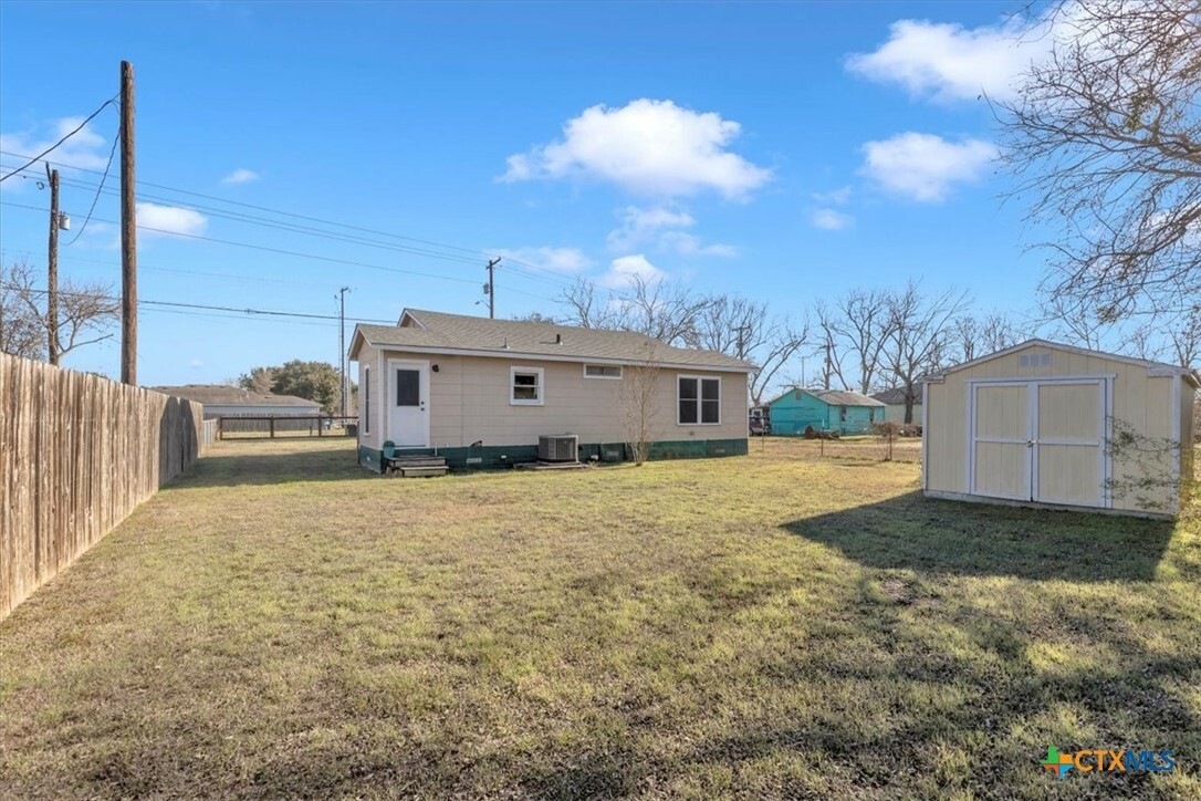 Property Photo: 1641 Post Road TX 78130