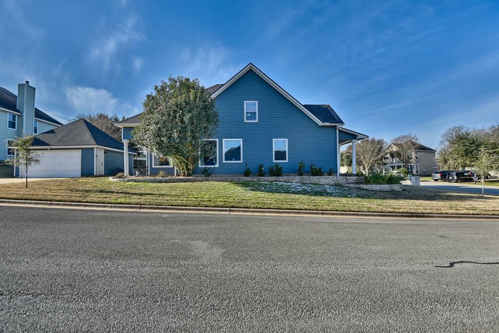 Property Photo: 2106 Springwood TX 77833