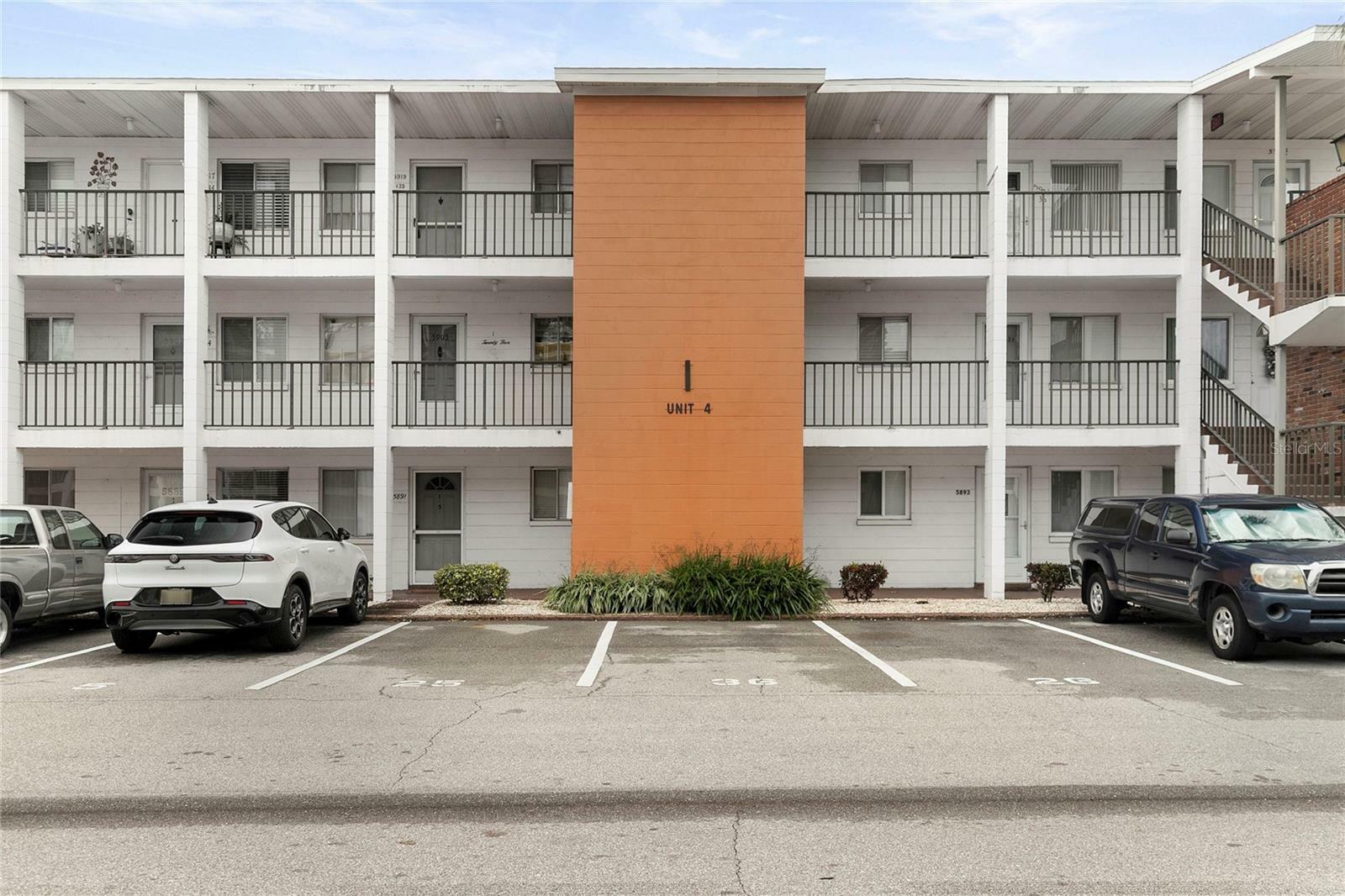 Property Photo:  5889 Canal Drive I4  FL 34207 