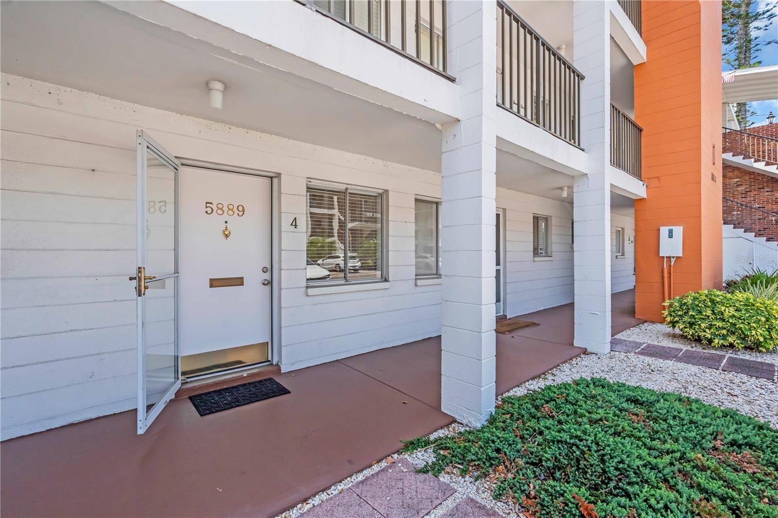 Property Photo: 5889 Canal Drive I4 FL 34207