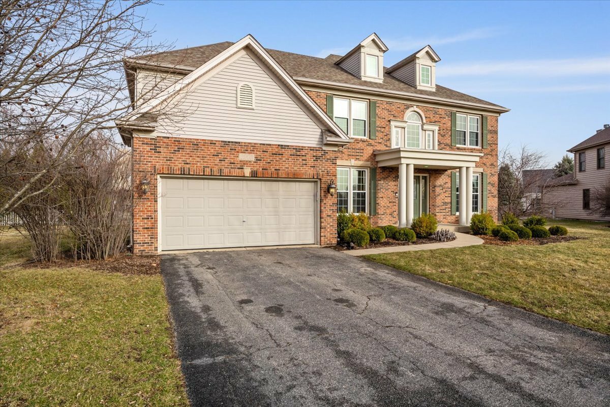 Property Photo:  2909 Alden Avenue  IL 60560 