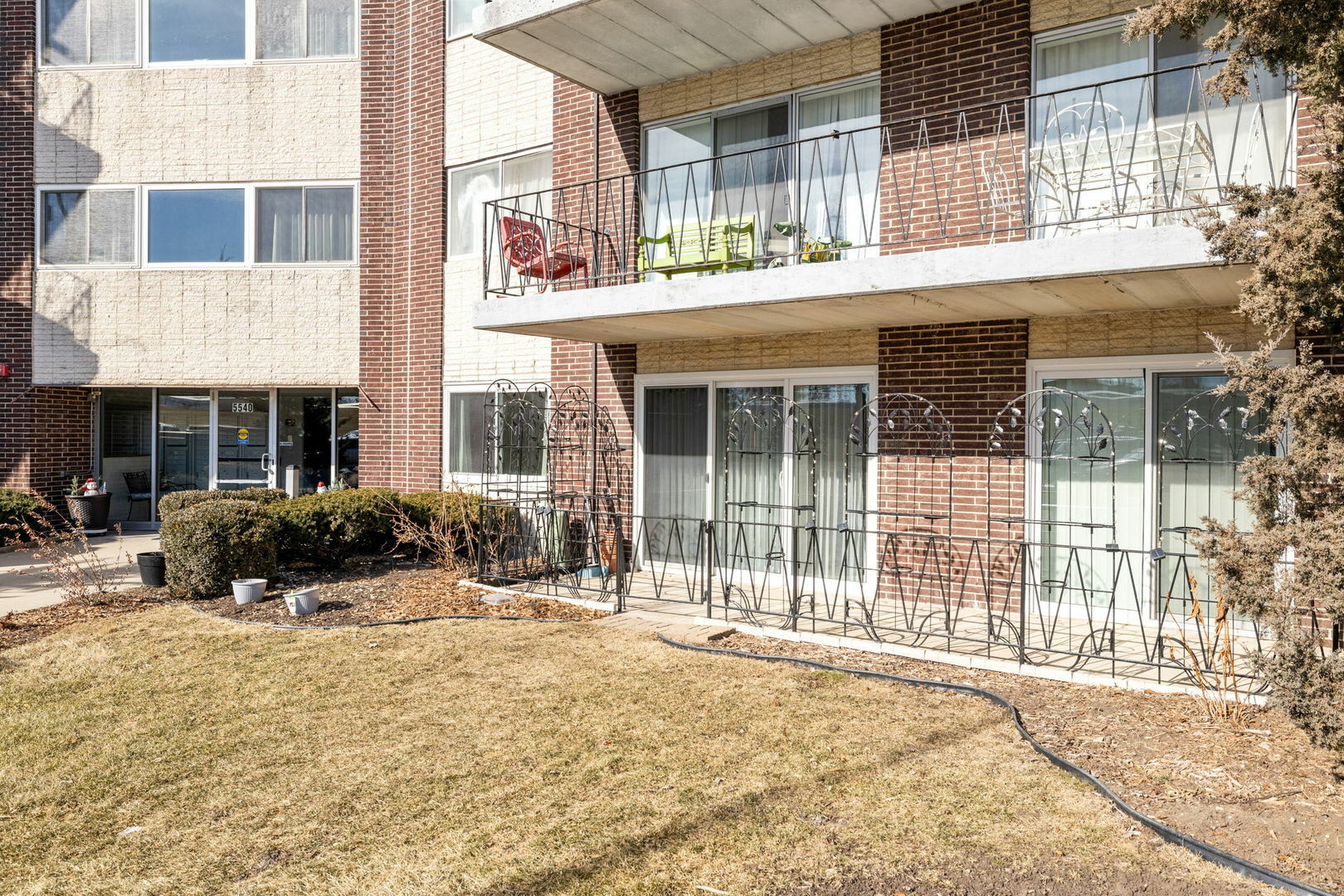 Property Photo:  5540 Walnut Avenue 13aa  IL 60515 