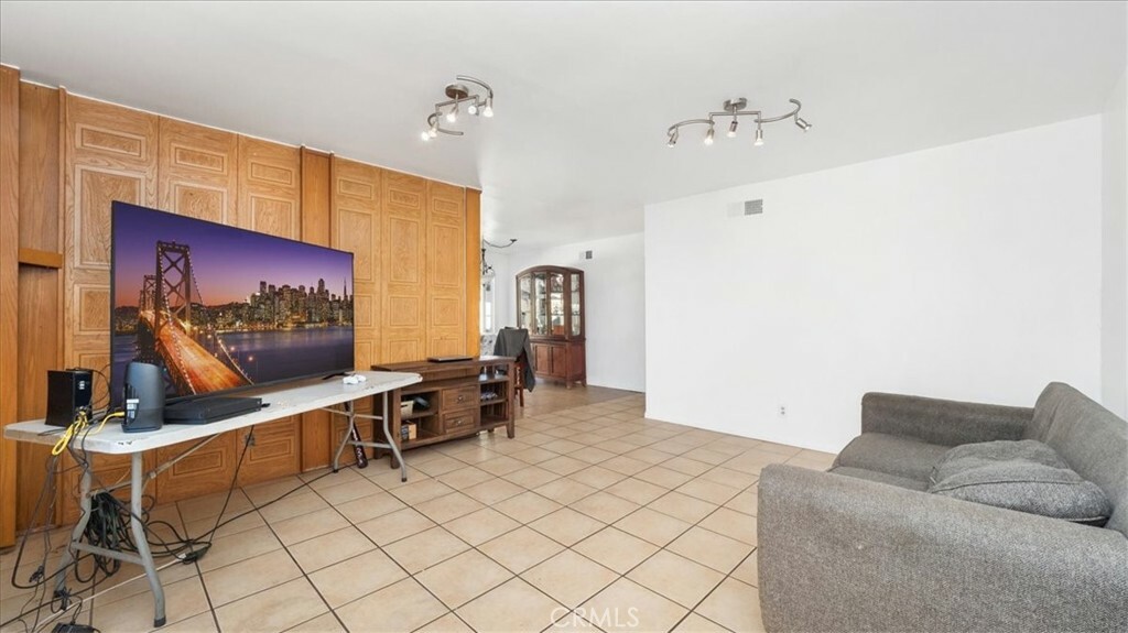 Property Photo: 7313 Parmelee Avenue CA 90001