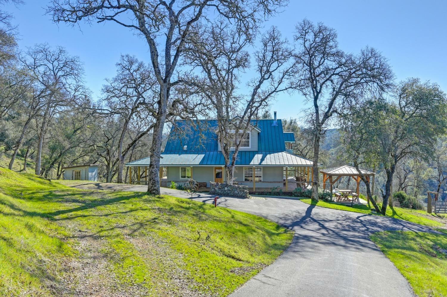 Property Photo:  2700 Pawprint Path  CA 95667 