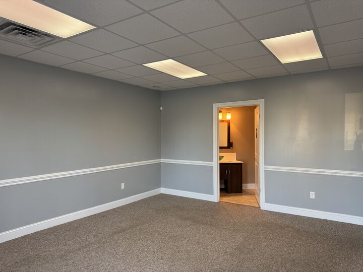 Property Photo: 603 Lake Way Pl #B TN 37388