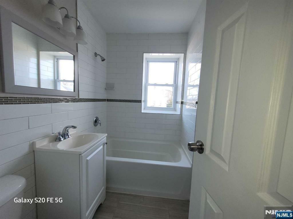 Property Photo:  125 Lawrence Street 1G  NJ 07601 