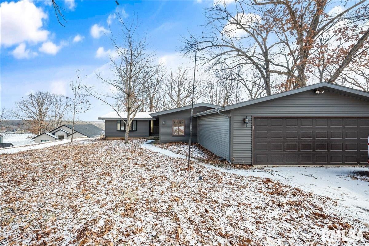 Property Photo: 126 Lakeside Place IL 61428