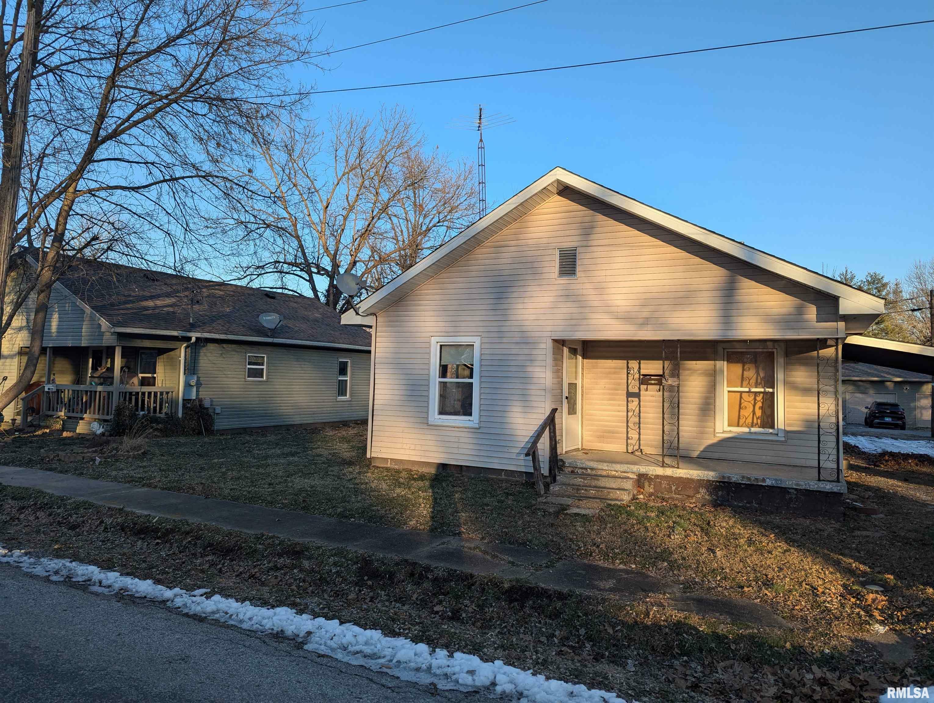 Property Photo:  213 S Sunny Slope Street  IL 62896 