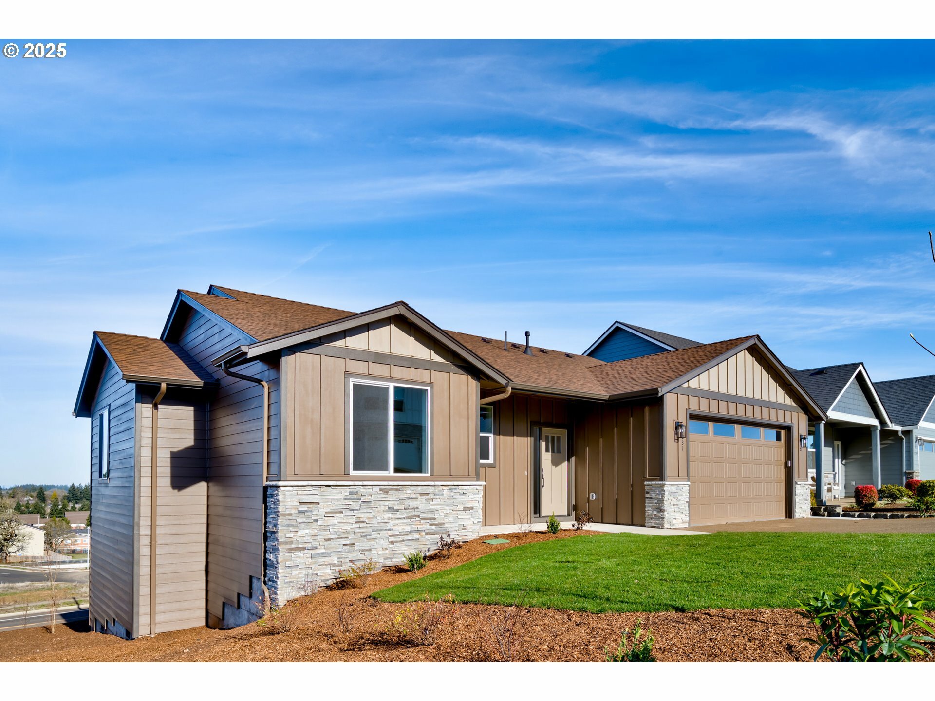 Property Photo: 1231 Thunderbird Ave S OR 97306