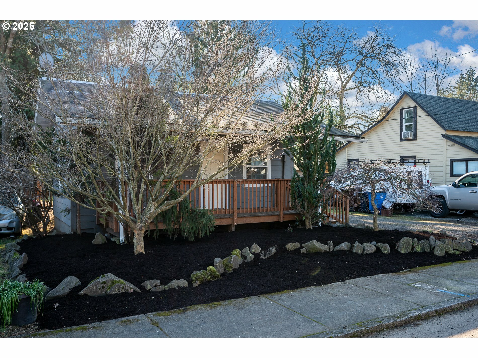 Property Photo:  1802 SE 7th Ave  WA 98607 