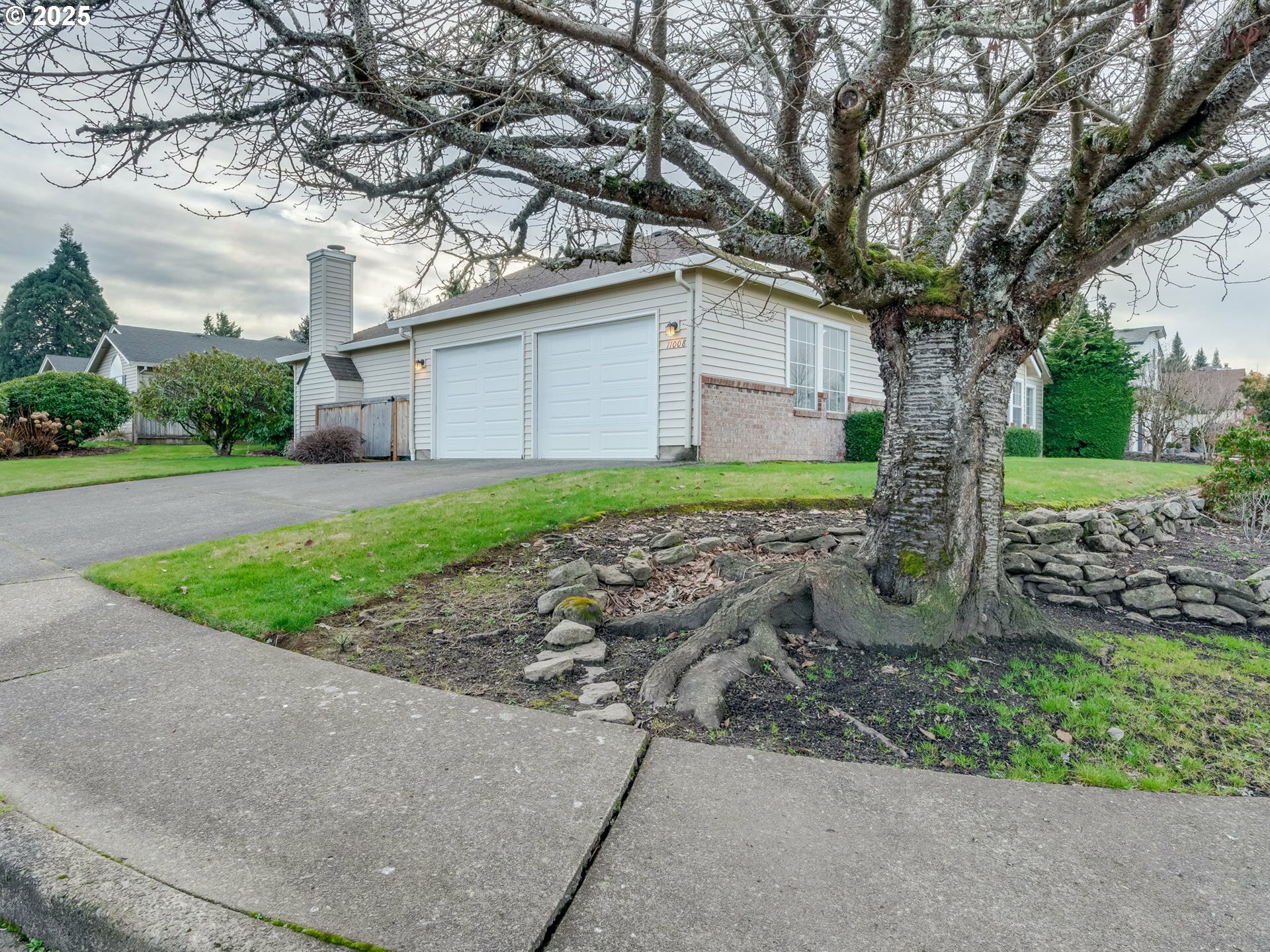 Property Photo:  11008 NW 5th Ave  WA 98685 