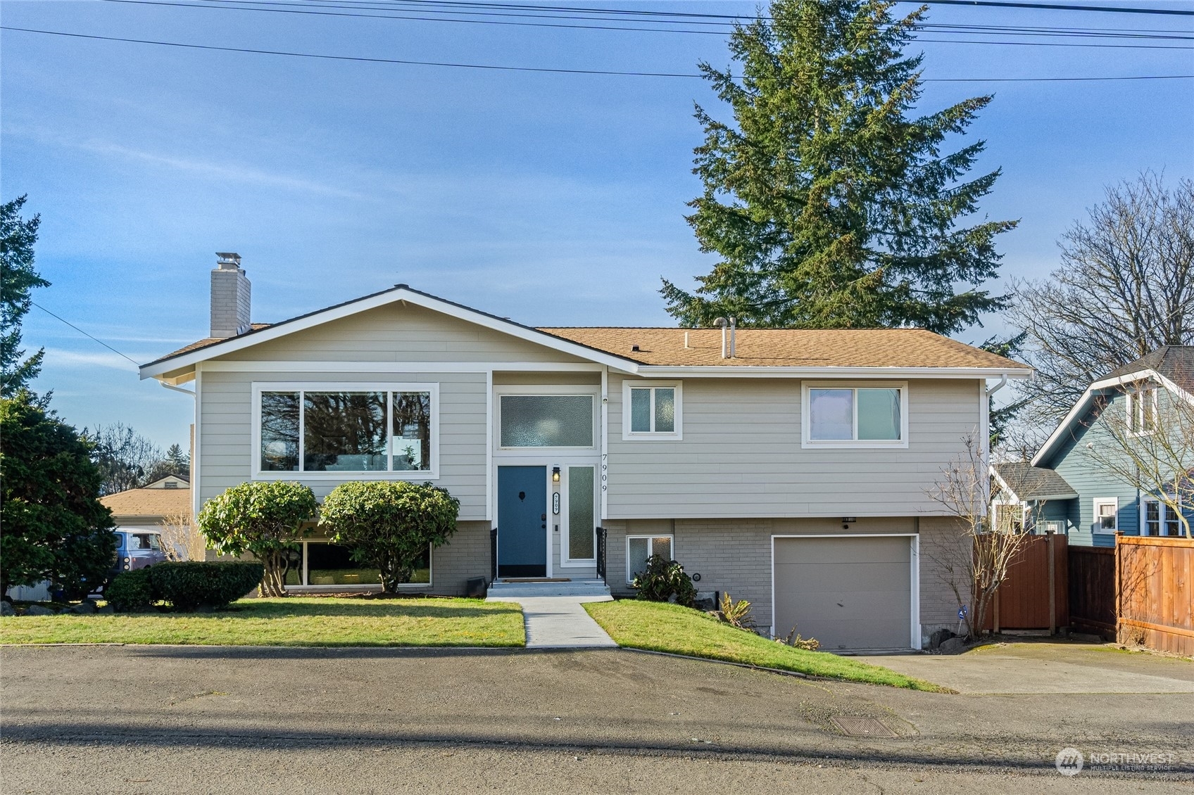 Property Photo:  7909  8th Avenue SW  WA 98106 