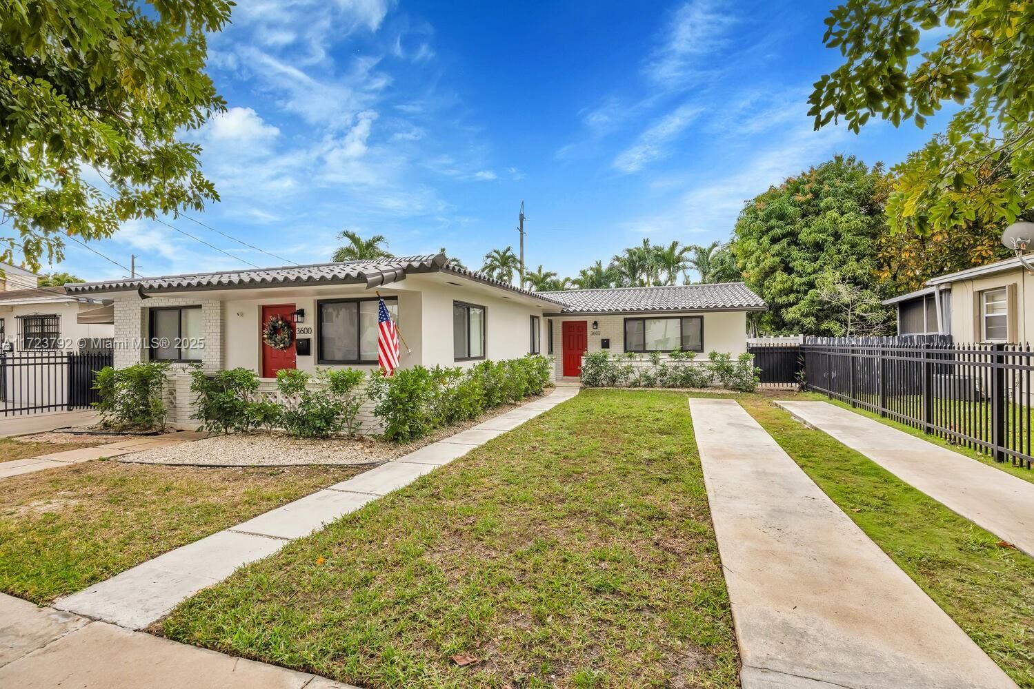Property Photo:  3600 SW 16th St 3600  FL 33145 