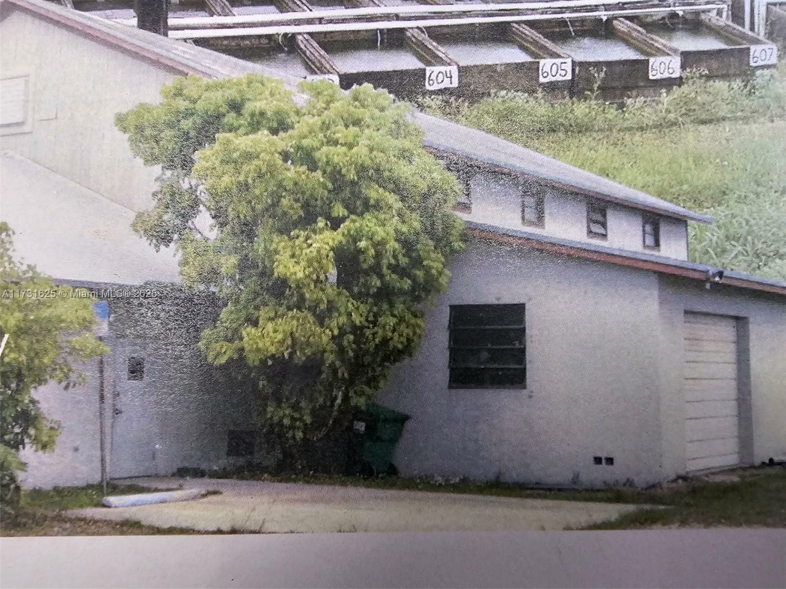 Property Photo: 19255 SW 260th St FL 33031
