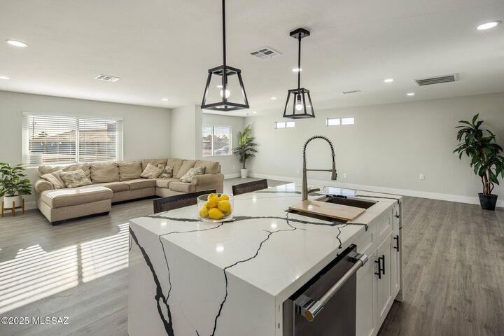 Property Photo: 538 N 74th Street AZ 85257