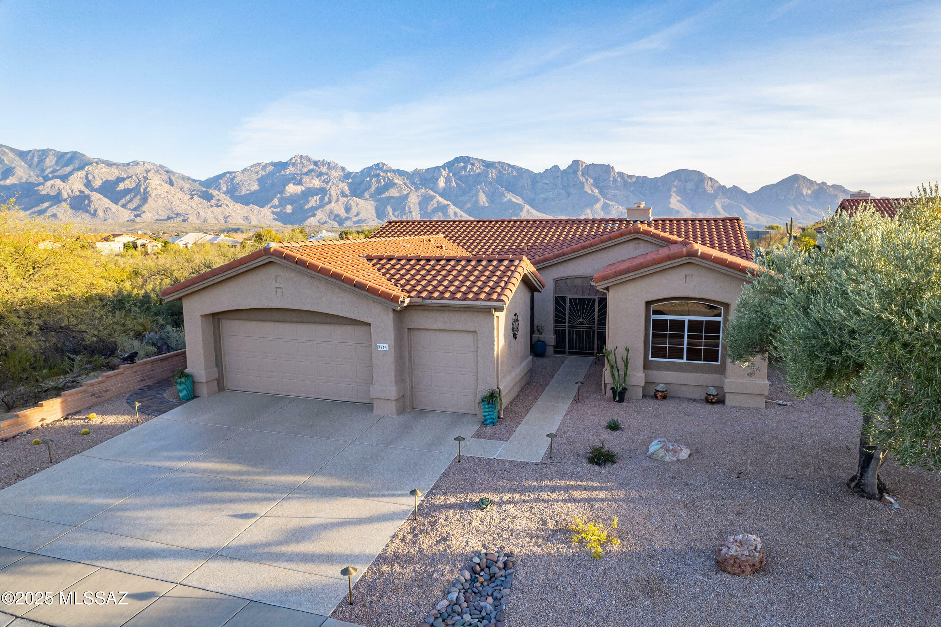 Property Photo:  1204 E Royal Oak Road  AZ 85755 