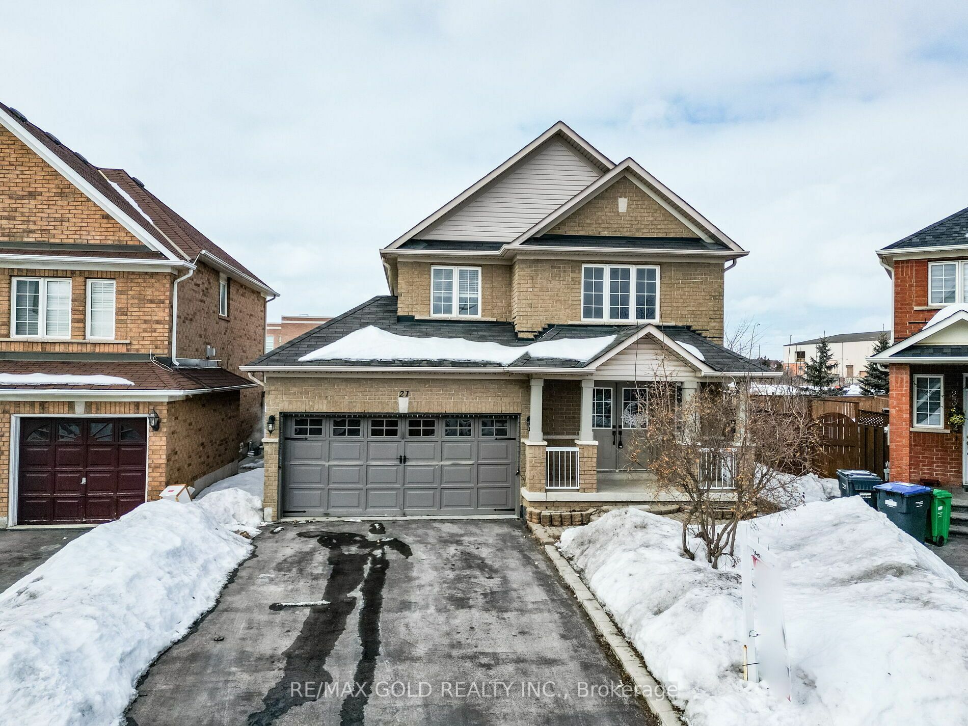 Photo de la propriété:  21 Milkweed Cres  ON L7A 2G5 