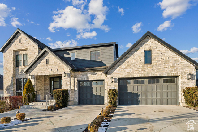 Property Photo: 2905 E Denmark Dr UT 84121