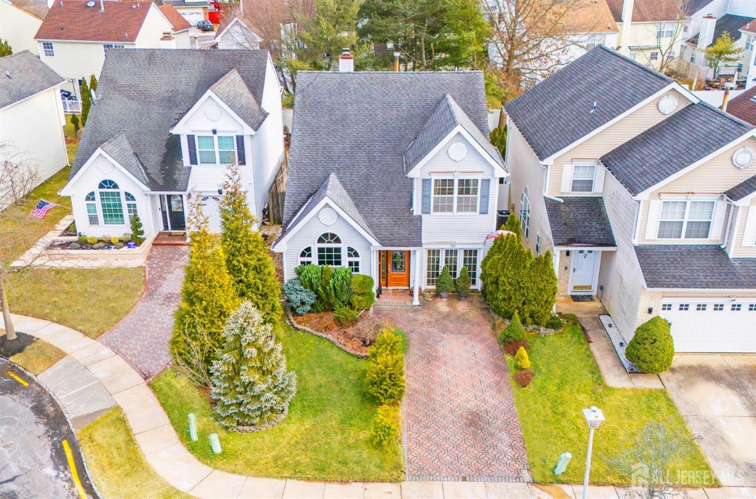 Property Photo: 18 Tall Oaks Court NJ 08857