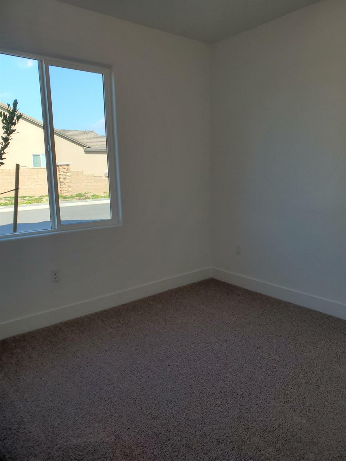 Property Photo:  661 Lucas Avenue S  CA 93636 