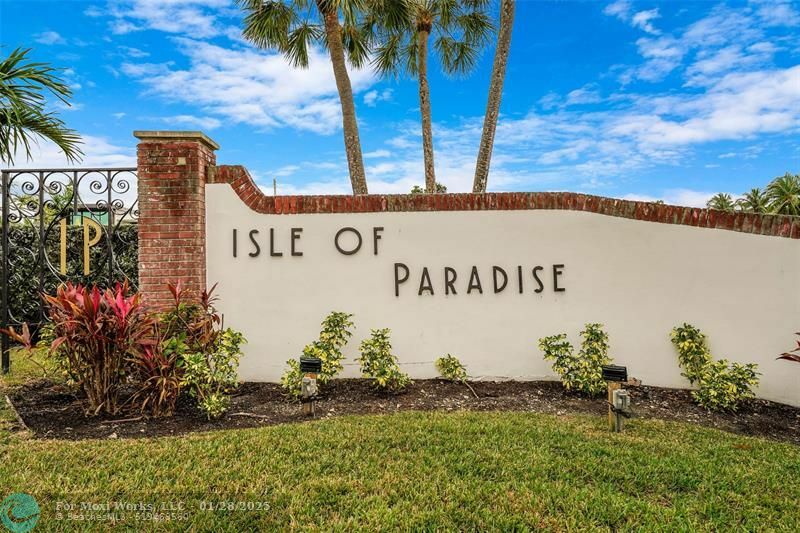 Property Photo:  450 Paradise Isle Blvd 302  FL 33009 