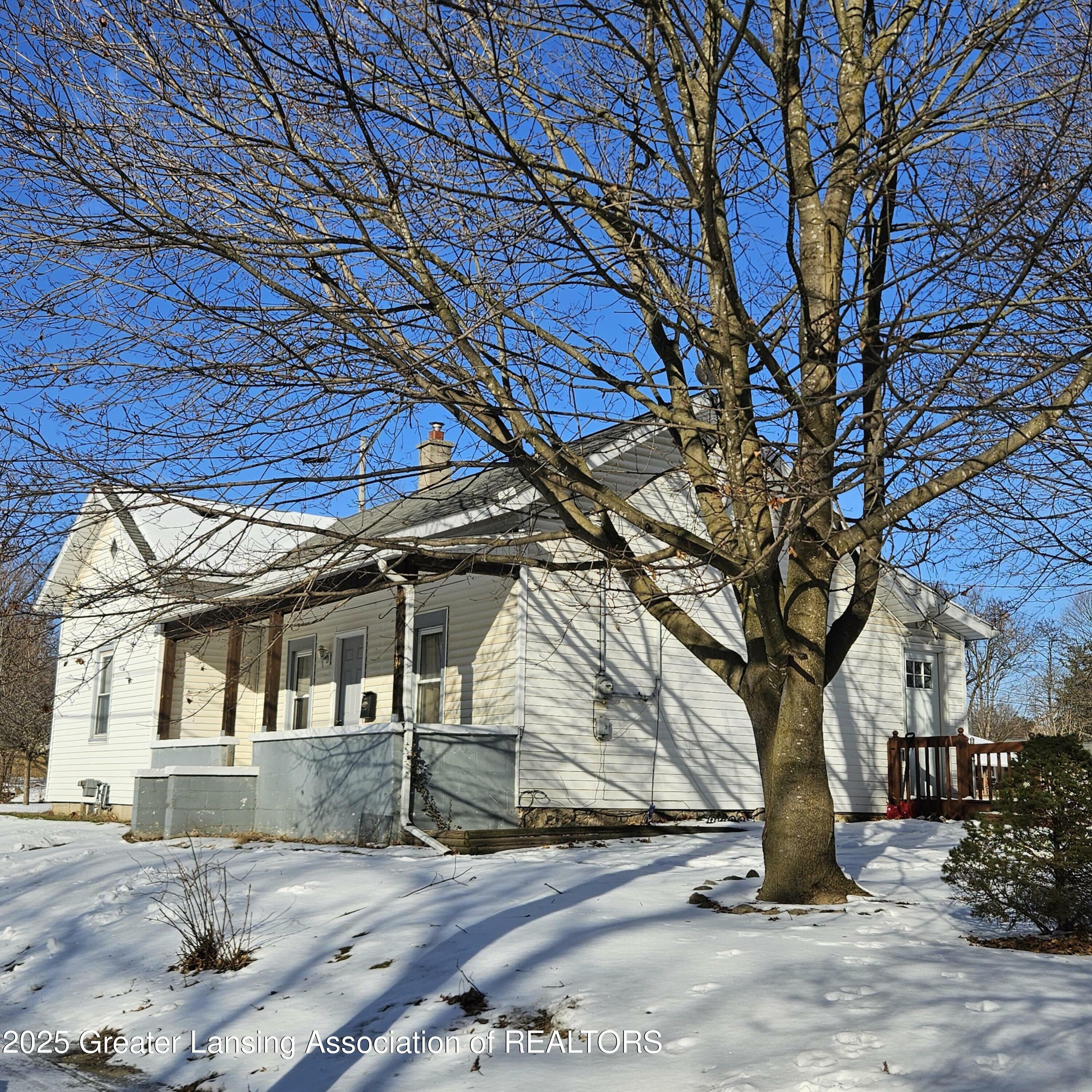 Property Photo:  402 N Sheldon Street  MI 48813 